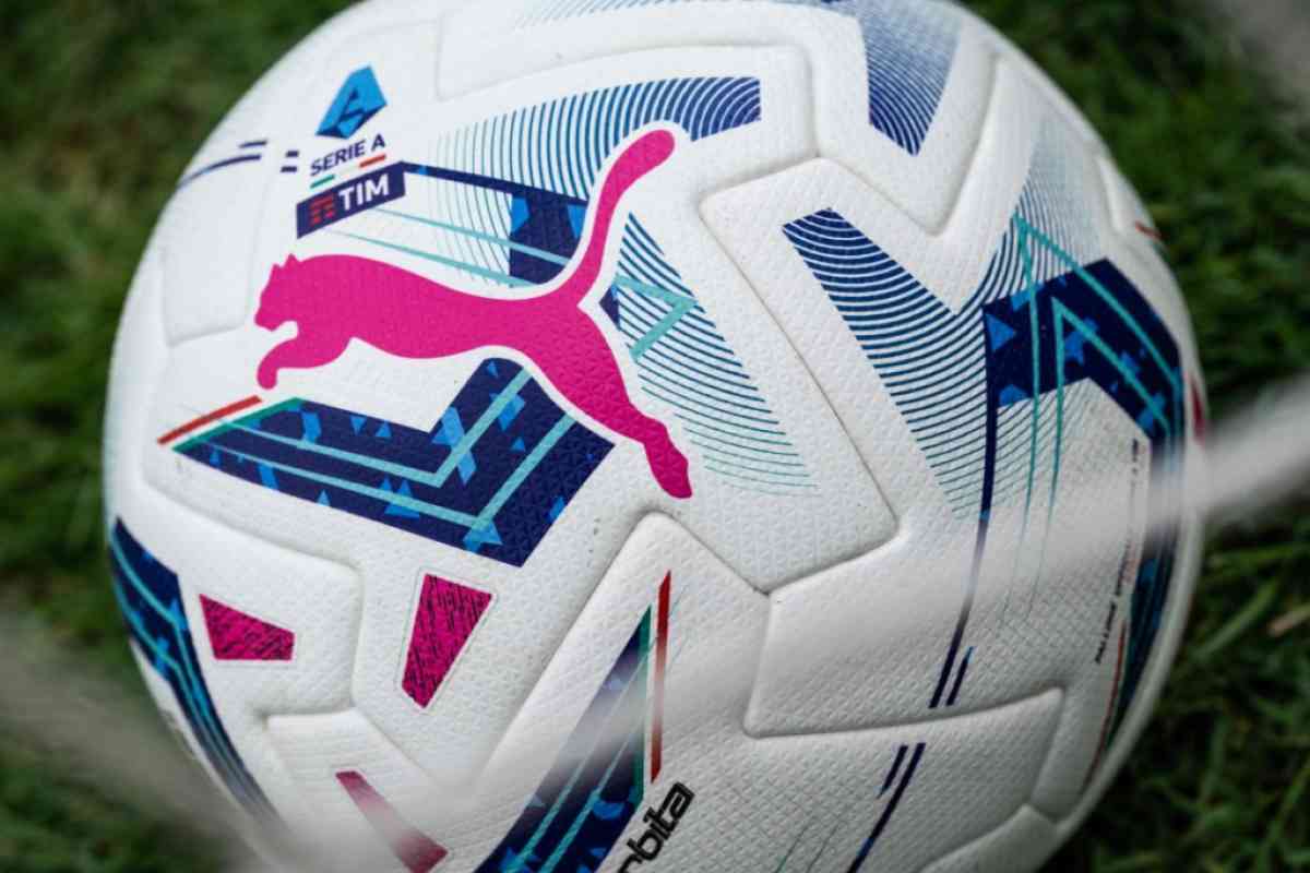 Pallone Serie A in porta