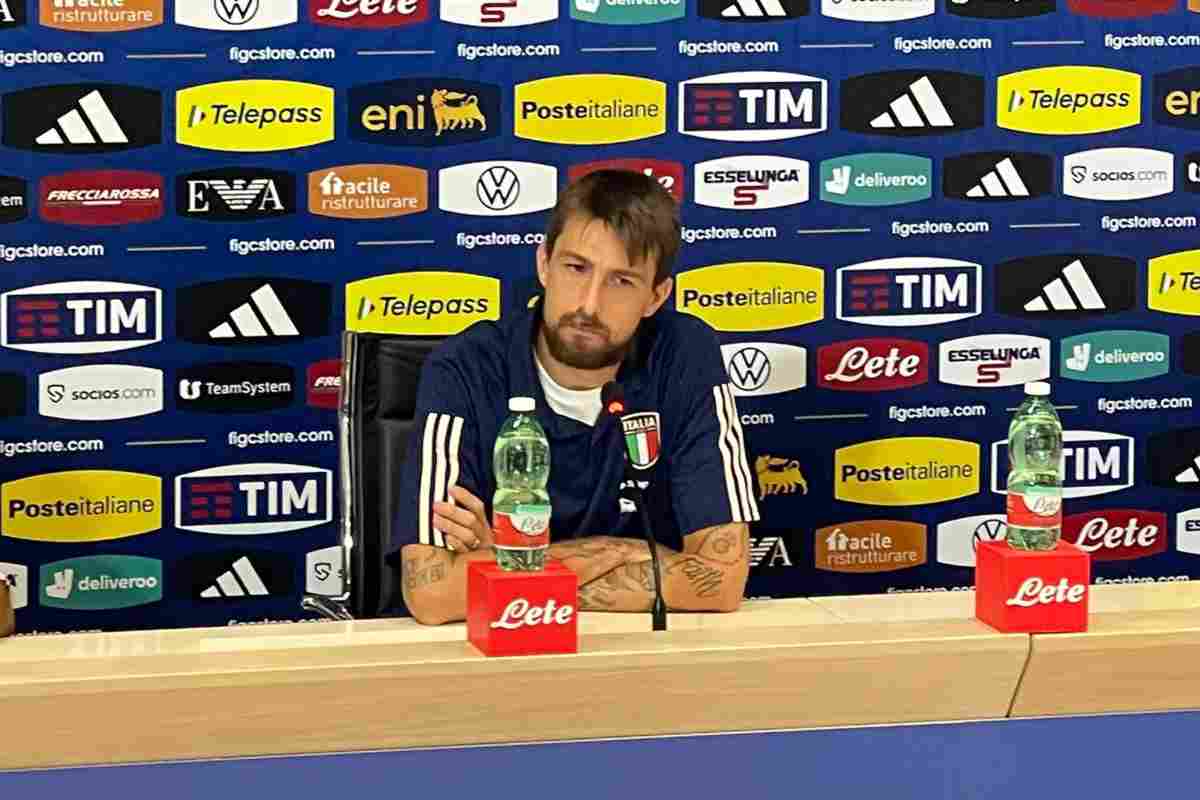 Acerbi in conferenza con la Nazionale