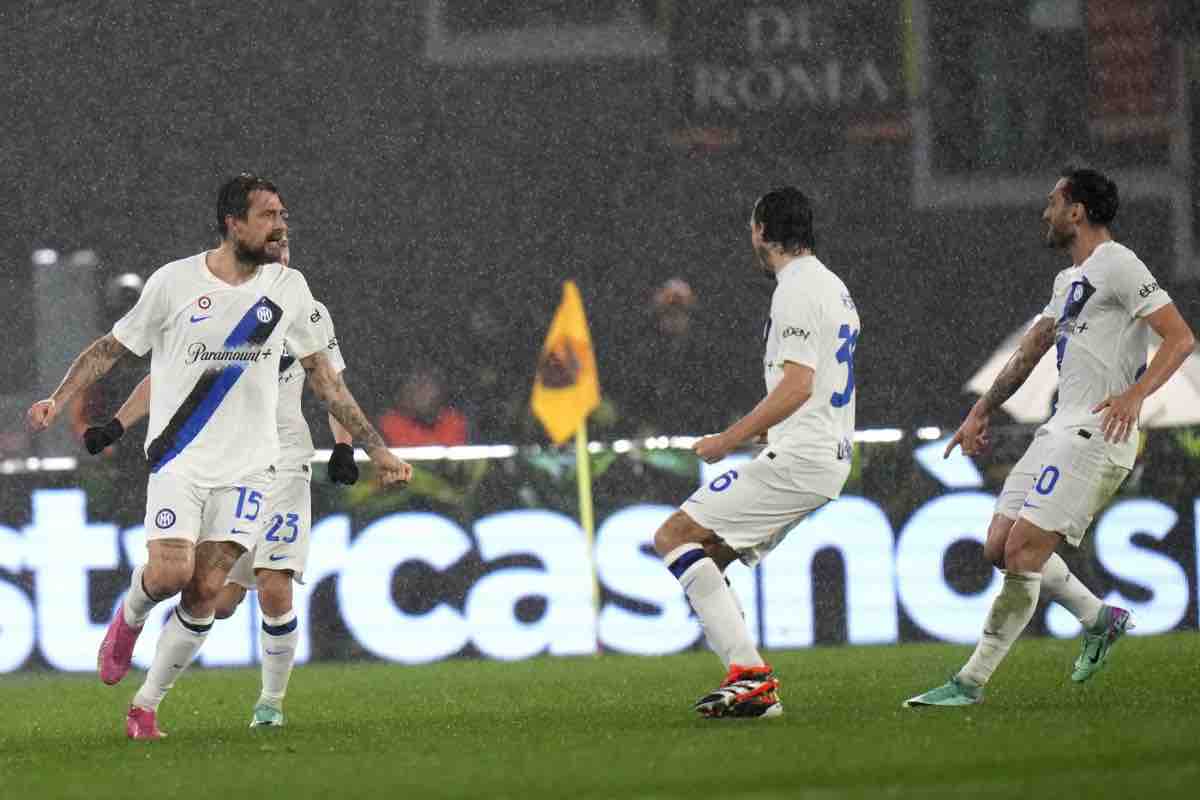 Roma-Inter, il gesto di Acerbi fa discutere