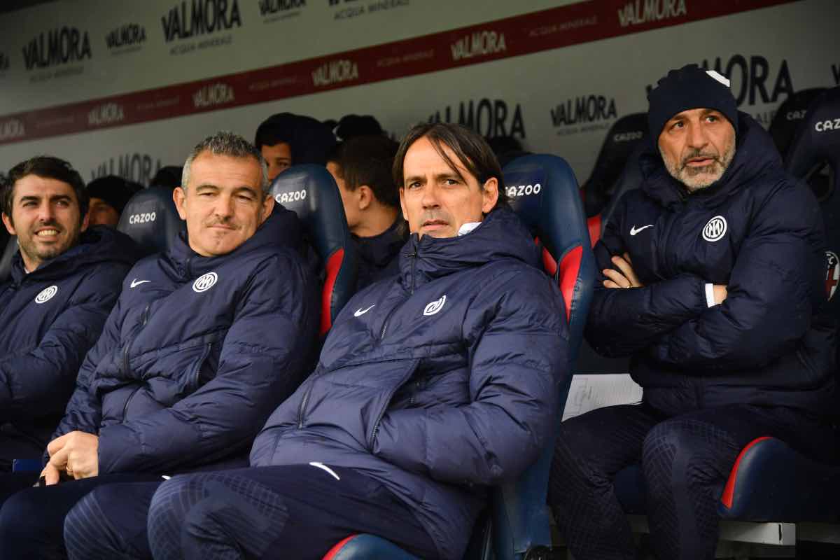 Scopri Massimiliano Farris, vice allenatore dell'Inter e braccio destro di Inzaghi. Esplora la sua carriera e il ruolo chiave nello staff