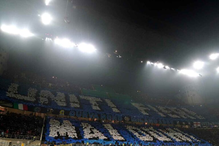 Curva Nord contro Cassano