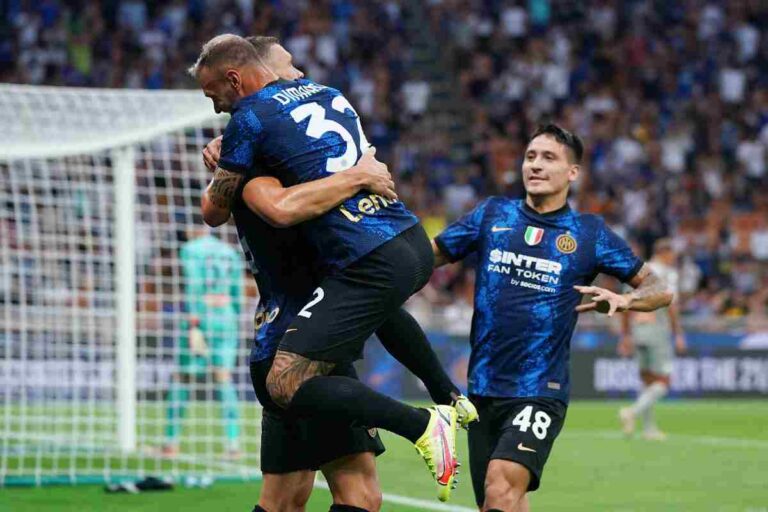 Inter esulta dopo un gol