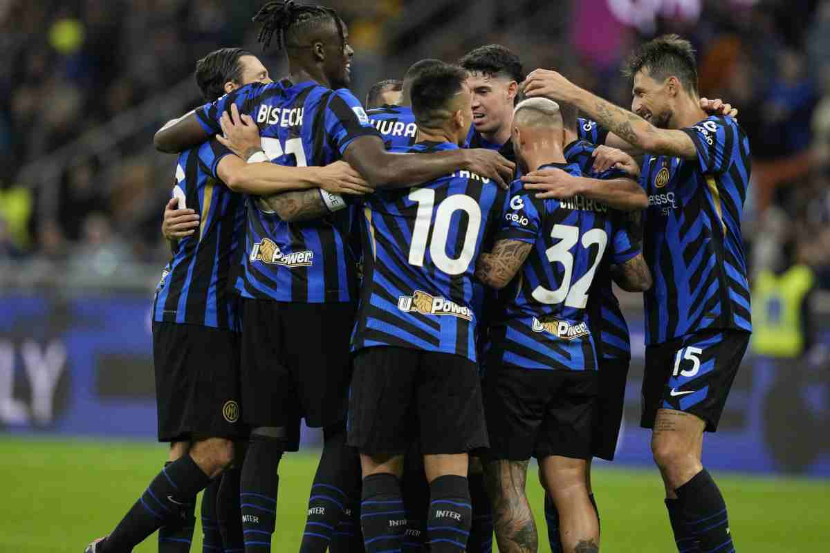 I giocatori dell'Inter festeggiano