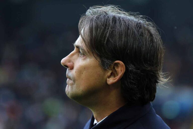 Simone Inzaghi a confronto con la squadra