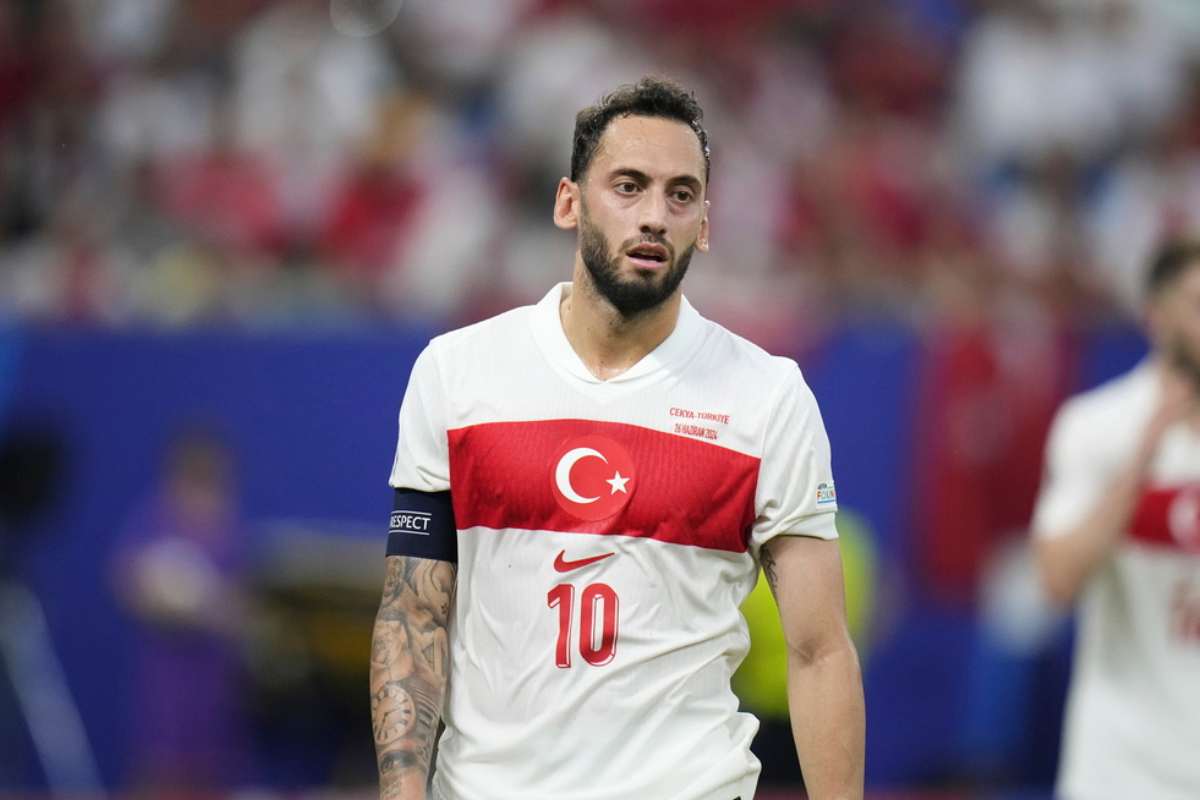 Hakan Calhanoglu: la notizia dalla Turchia preoccupa l'Inter