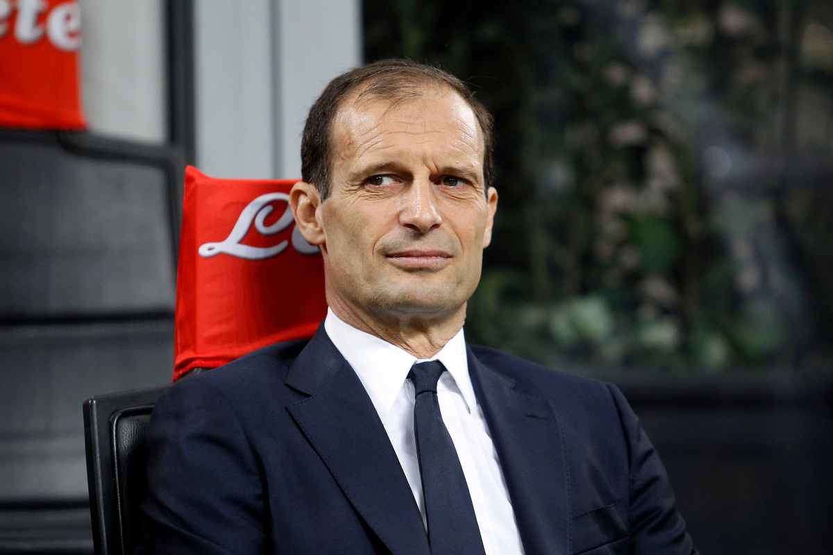 Allegri seduto in panchina