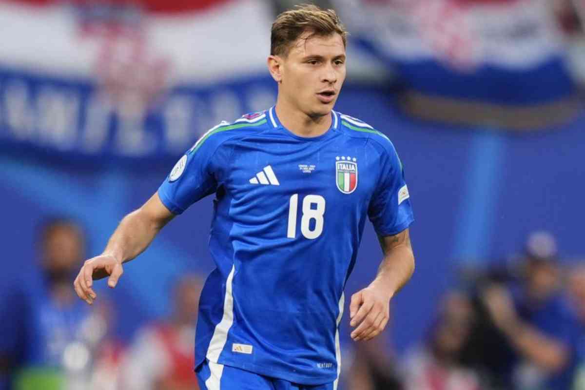 Barella in campo con l'Italia