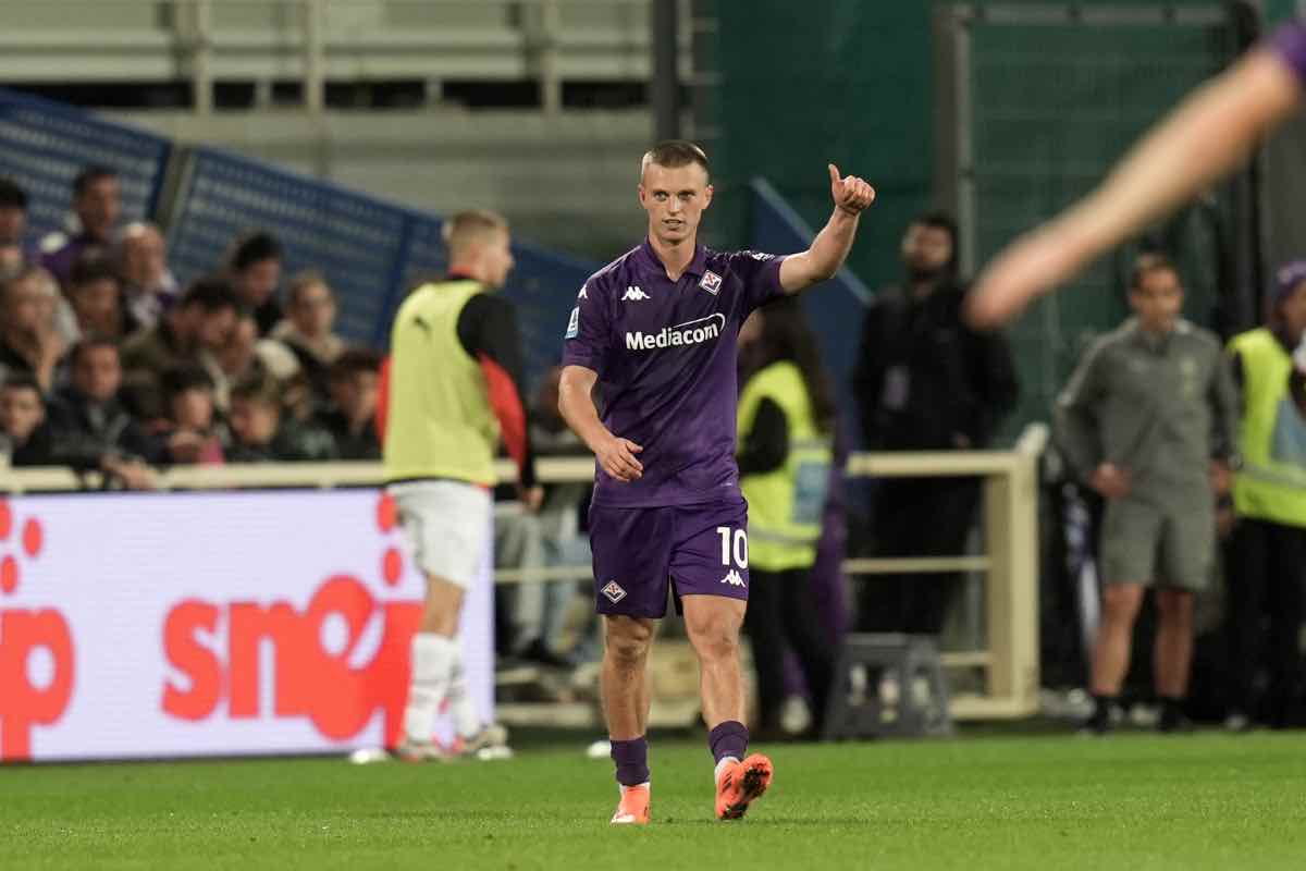 Gudmundsson in maglia viola 