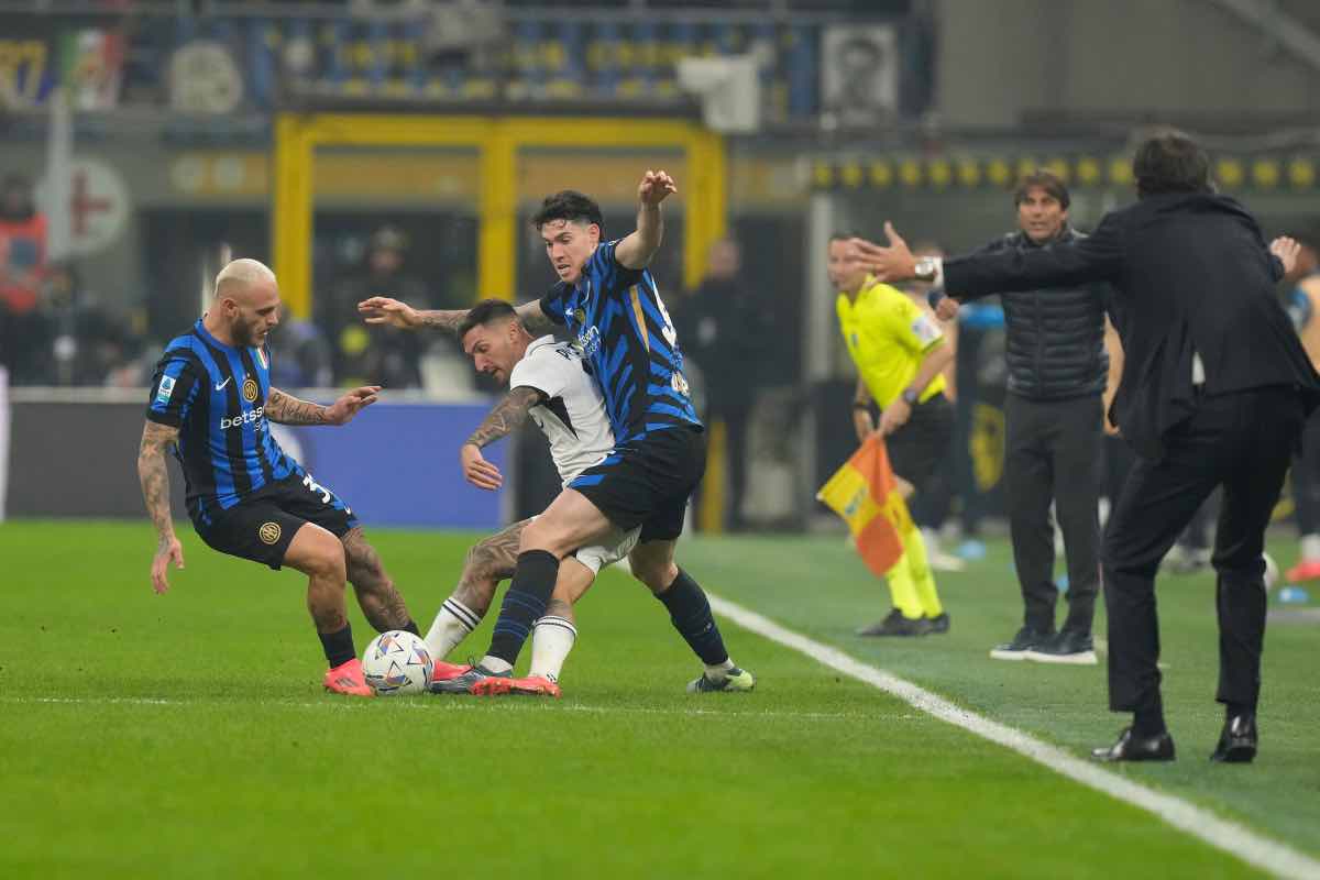 Bastoni contro il Napoli