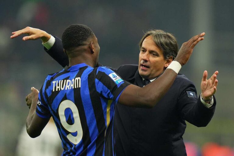 Inzaghi e Thuram si abbracciano