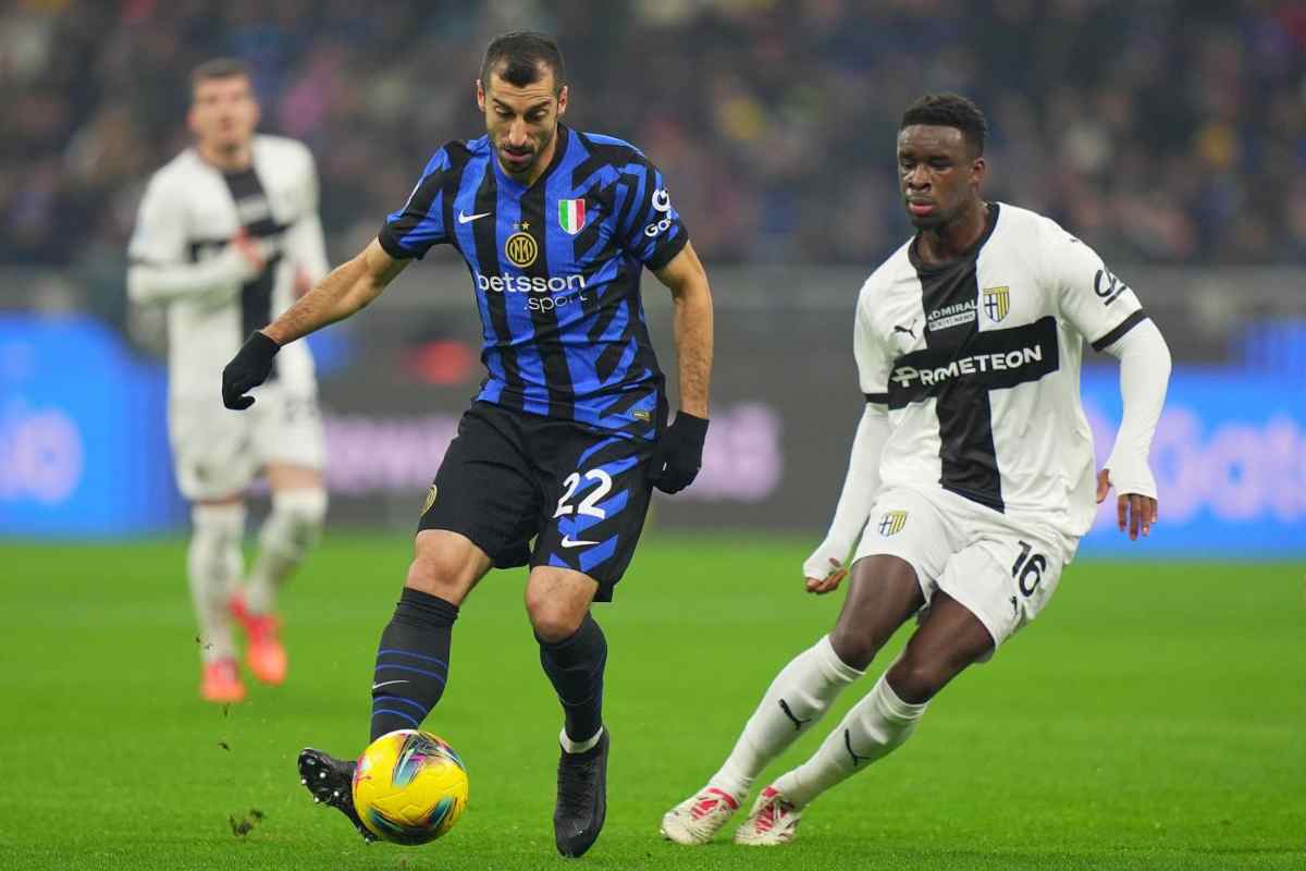 Mkhitaryan in campo con l'Inter