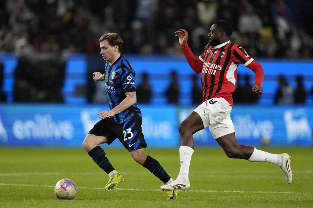 Barella in campo contro il Milan