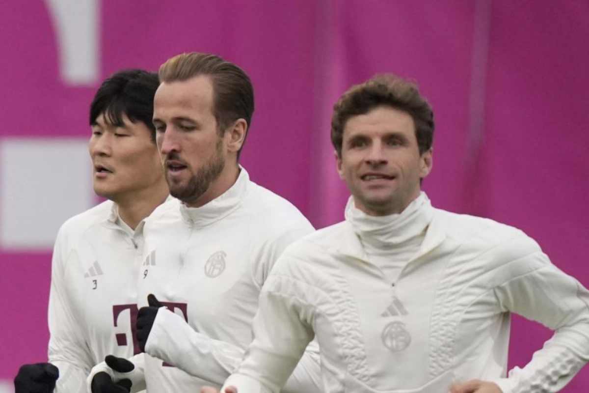 Kim, Kane e Muller in allenamento al Bayern