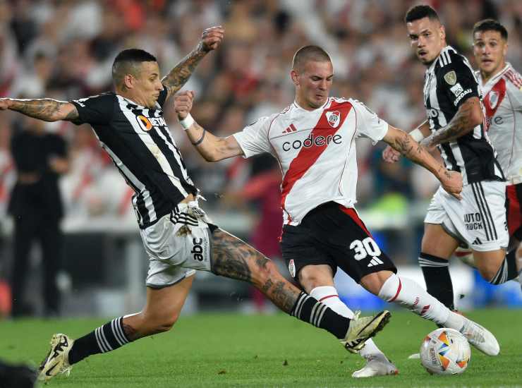 Mastantuono con la maglia del River