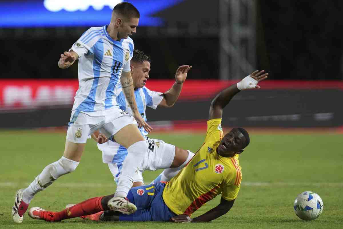 Mastantuono in campo con l'Argentina