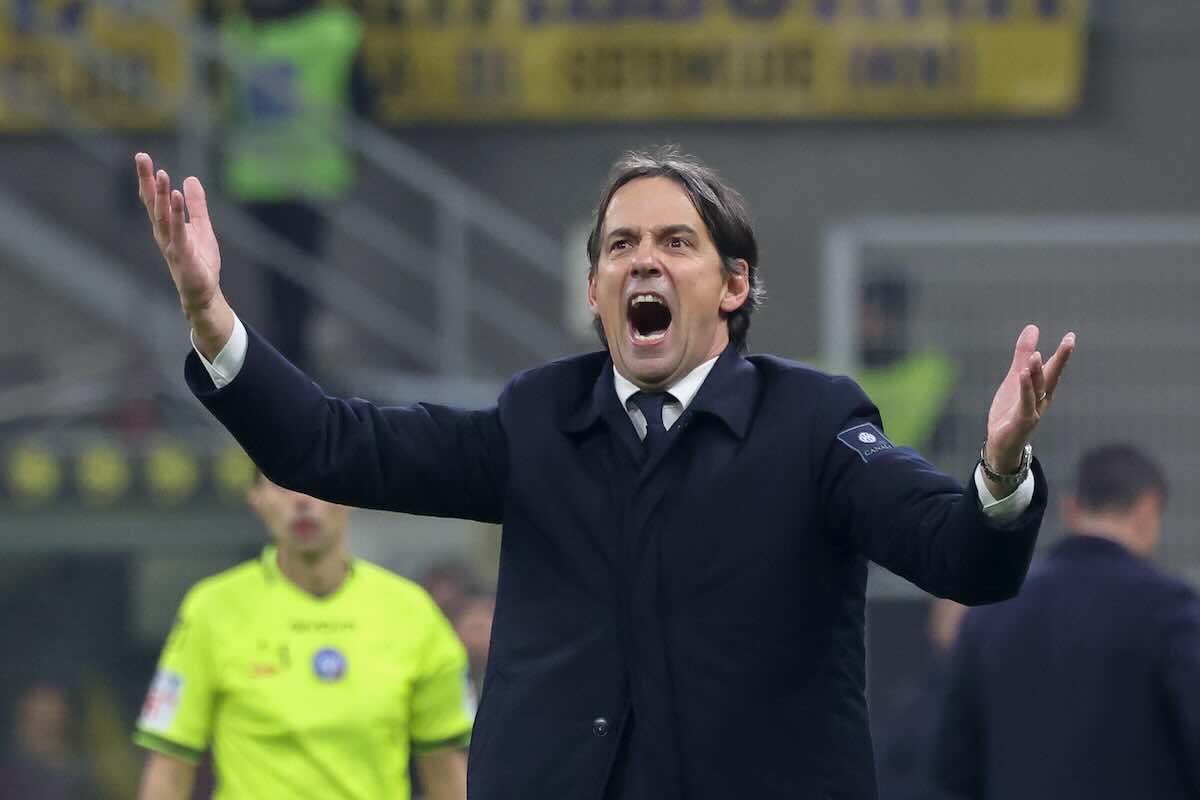 Simone Inzaghi furioso durante la partita